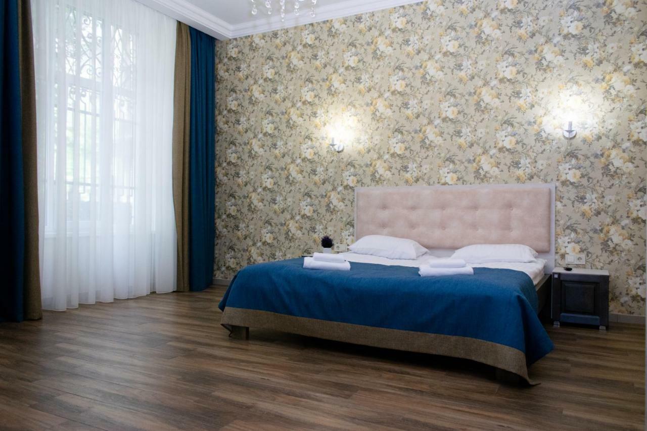 Apartment Barvy Lvova On Kostyushka St Buitenkant foto