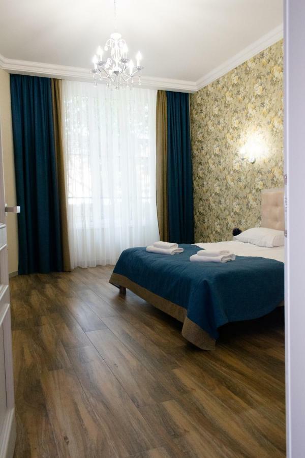 Apartment Barvy Lvova On Kostyushka St Buitenkant foto