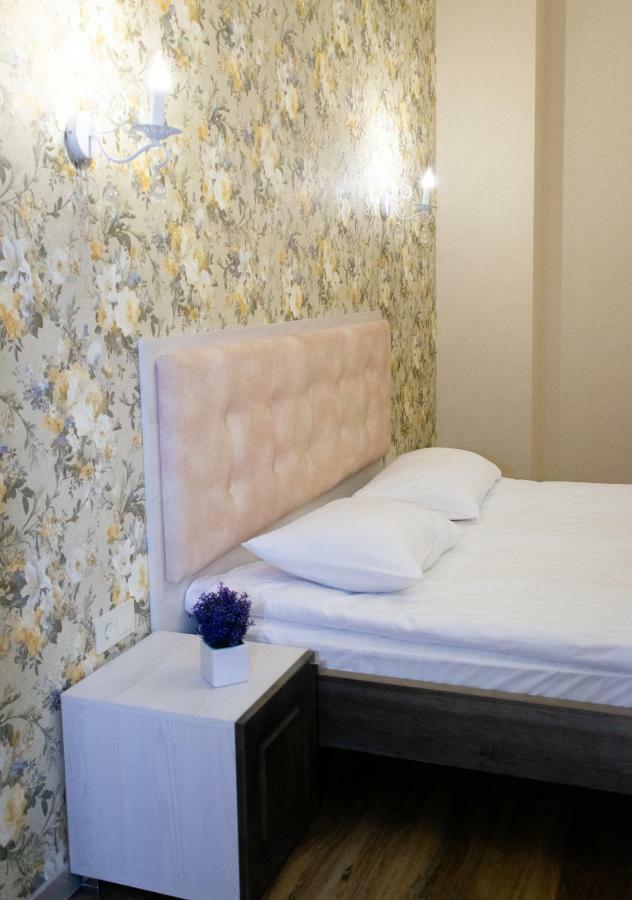 Apartment Barvy Lvova On Kostyushka St Buitenkant foto