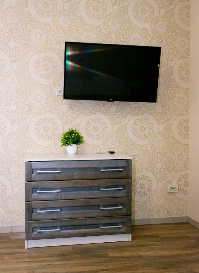 Apartment Barvy Lvova On Kostyushka St Buitenkant foto