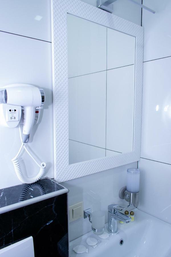 Apartment Barvy Lvova On Kostyushka St Buitenkant foto