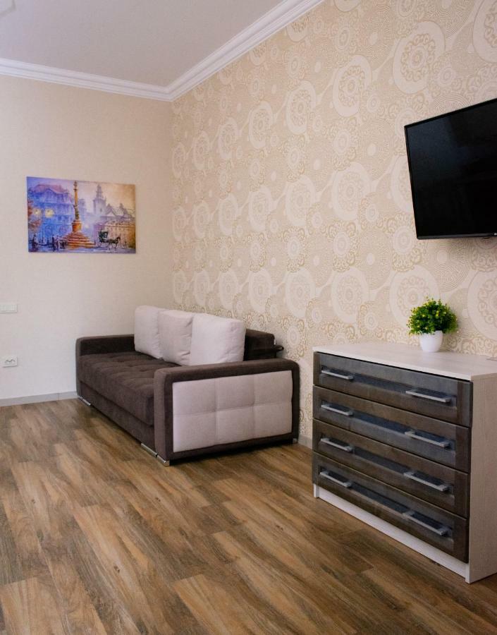 Apartment Barvy Lvova On Kostyushka St Buitenkant foto